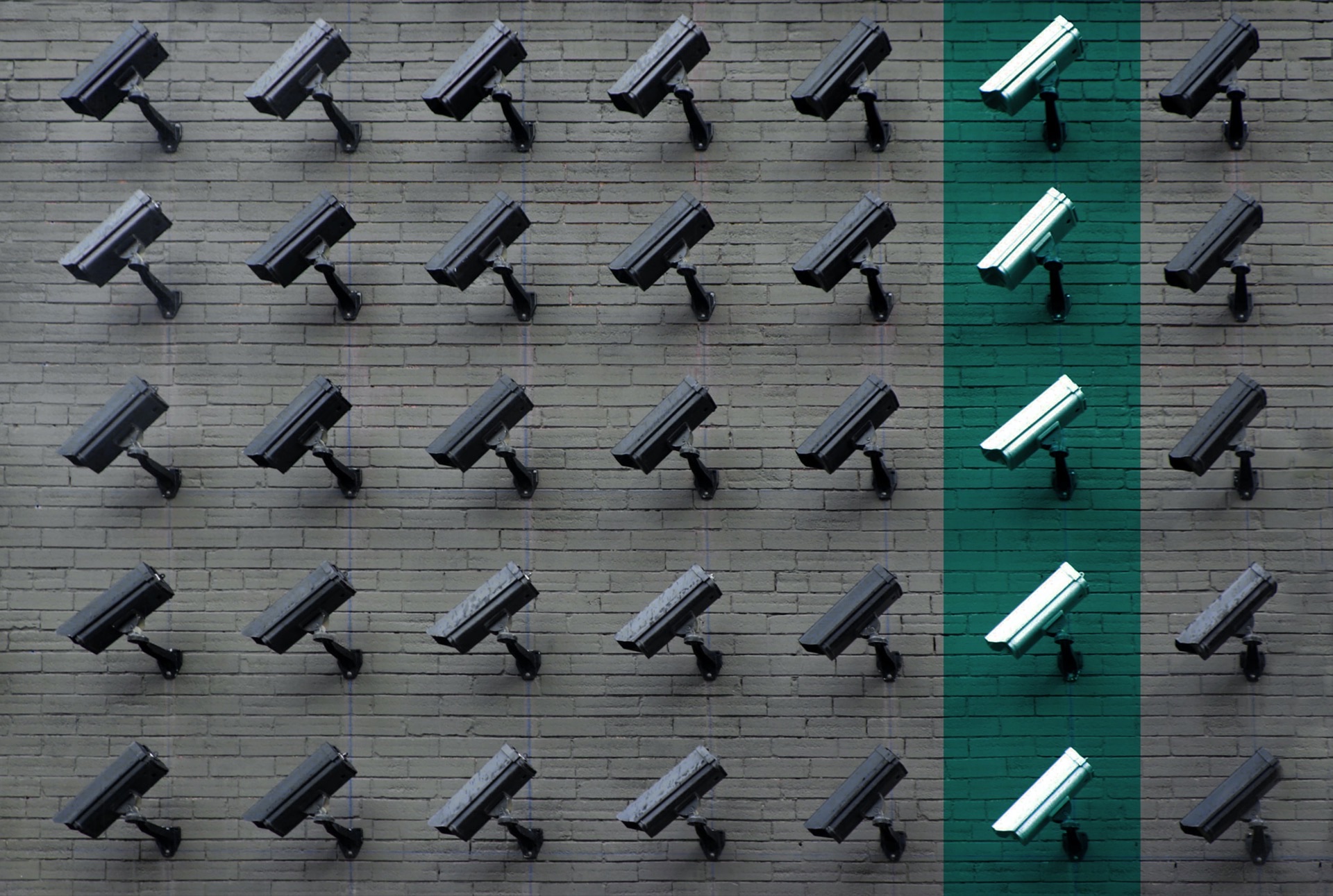 Spatial distribution of surveillance infrastructure across US cities